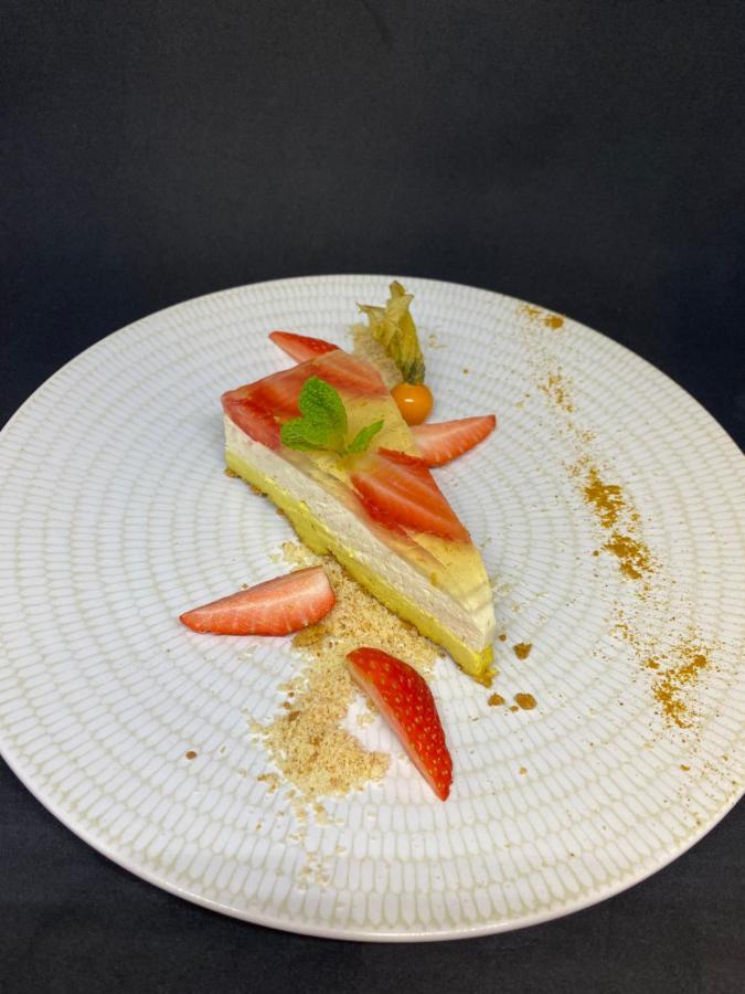 Latitude Ouest Hotel Restaurant & Spa โลโครน็อง ภายนอก รูปภาพ
