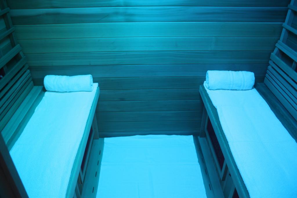 Latitude Ouest Hotel Restaurant & Spa โลโครน็อง ภายนอก รูปภาพ