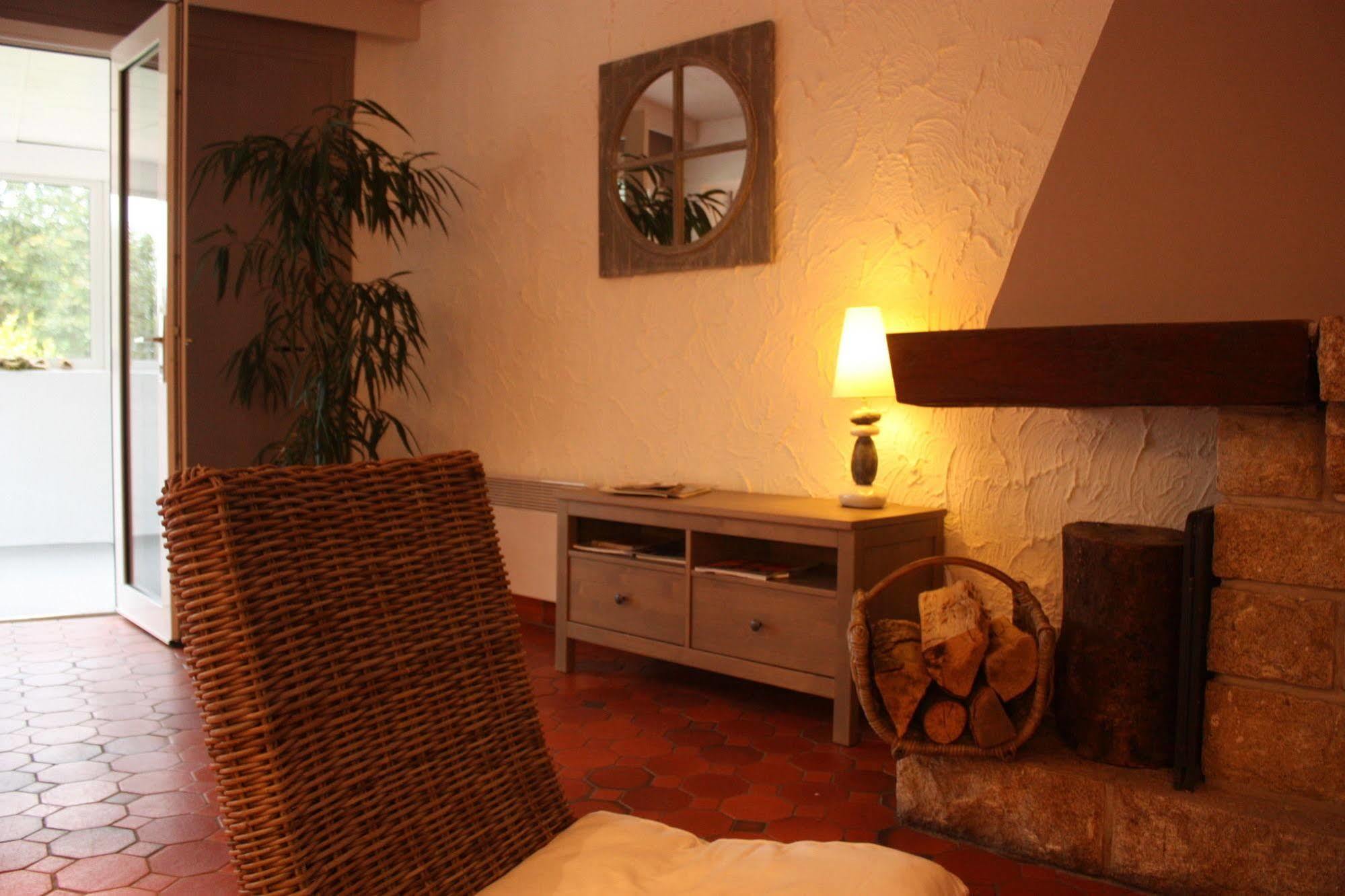 Latitude Ouest Hotel Restaurant & Spa โลโครน็อง ภายนอก รูปภาพ