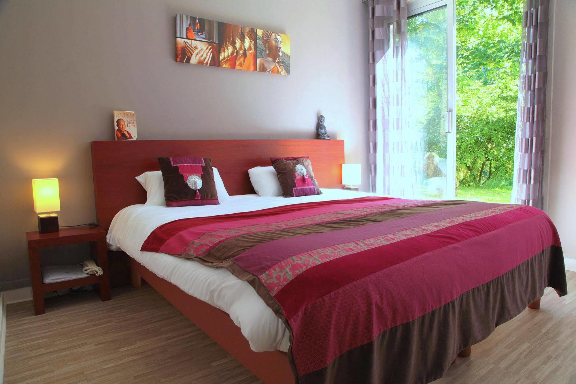 Latitude Ouest Hotel Restaurant & Spa โลโครน็อง ภายนอก รูปภาพ