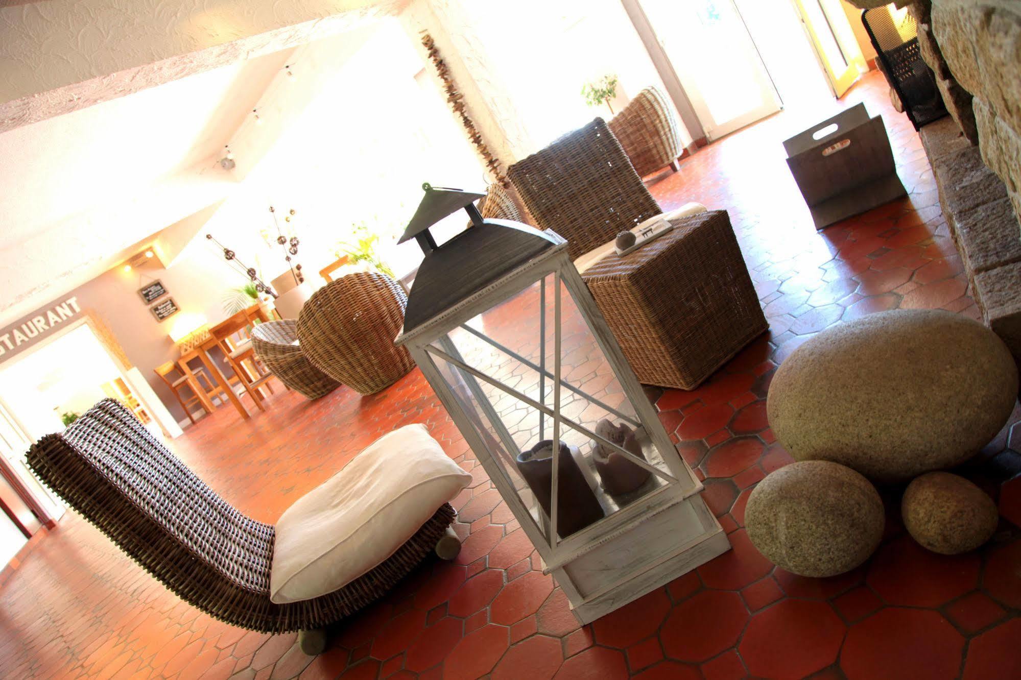 Latitude Ouest Hotel Restaurant & Spa โลโครน็อง ภายนอก รูปภาพ